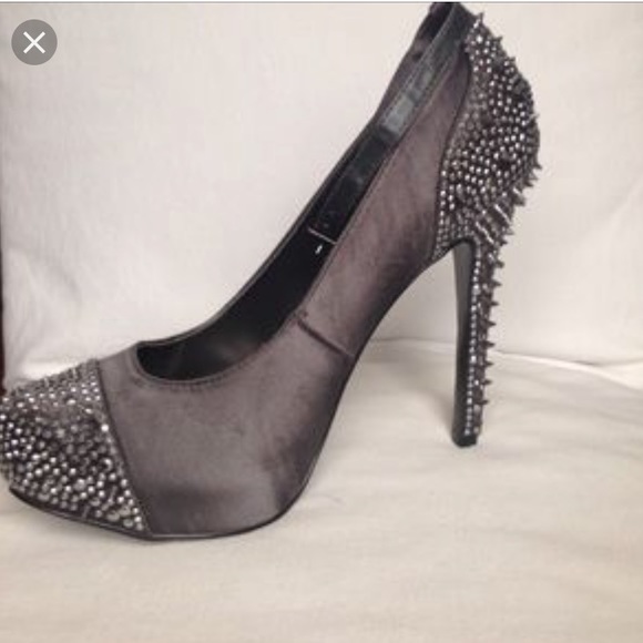 Bakers NEW “Vice” babydoll platform spiked pumps - Picture 7 of 8